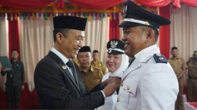 Bupati Konawe Utara Lantik Dua Pelaksana Tugas (PLT) Kepala Desa